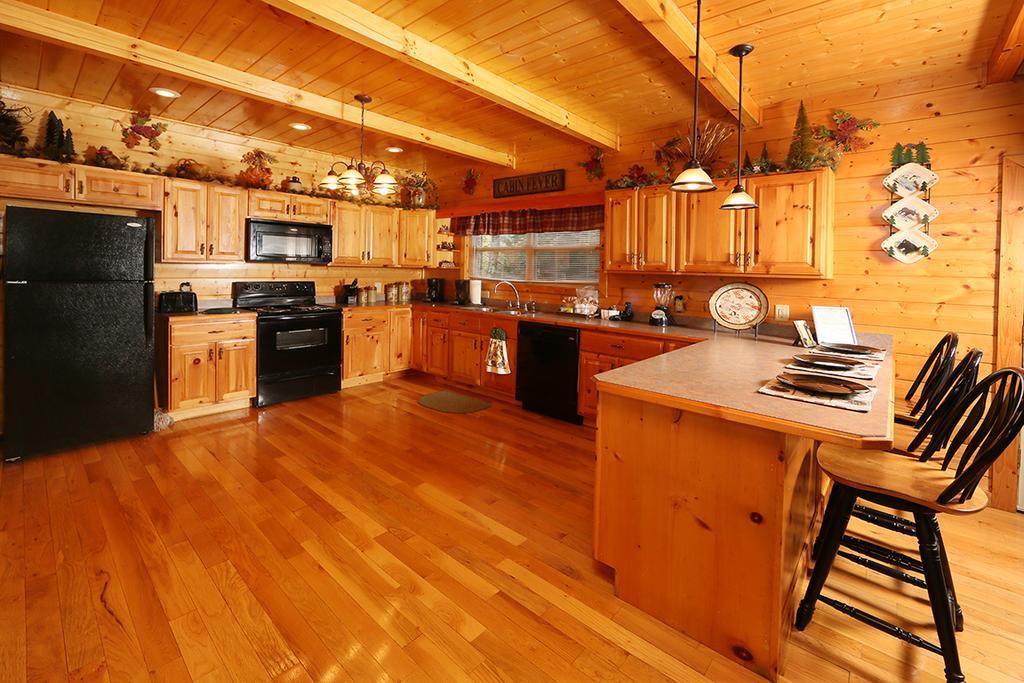 Mountain Shadow Lodge - Six Bedroom Севьервилл Экстерьер фото